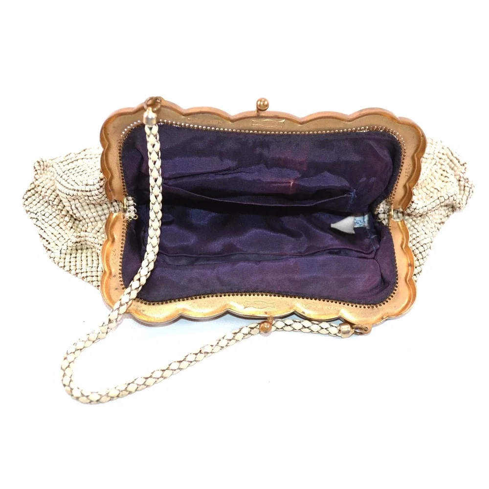 Vintage Whiting & Davis Cream Color Metal‎ Mesh Chainmail Coin Purse Kiss Lock